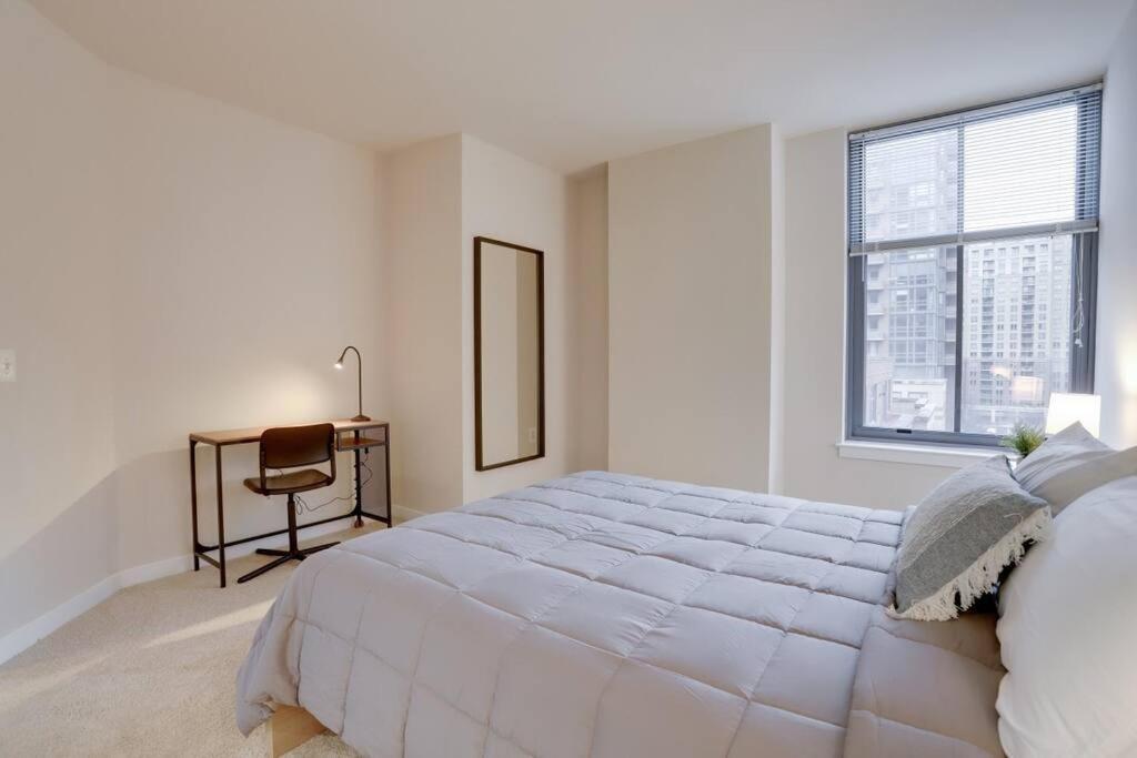 Upscale Comfort Next To Metro And Dining Arlington Eksteriør billede