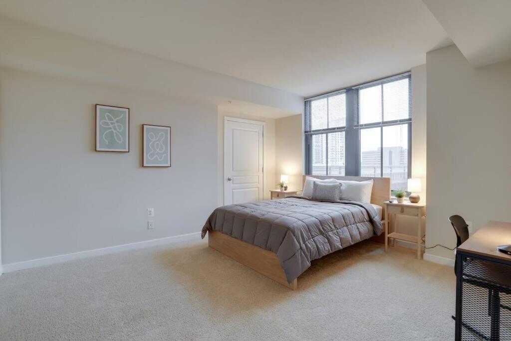 Upscale Comfort Next To Metro And Dining Arlington Eksteriør billede