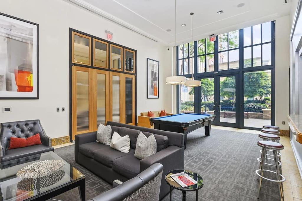 Upscale Comfort Next To Metro And Dining Arlington Eksteriør billede