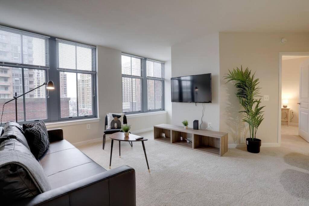 Upscale Comfort Next To Metro And Dining Arlington Eksteriør billede